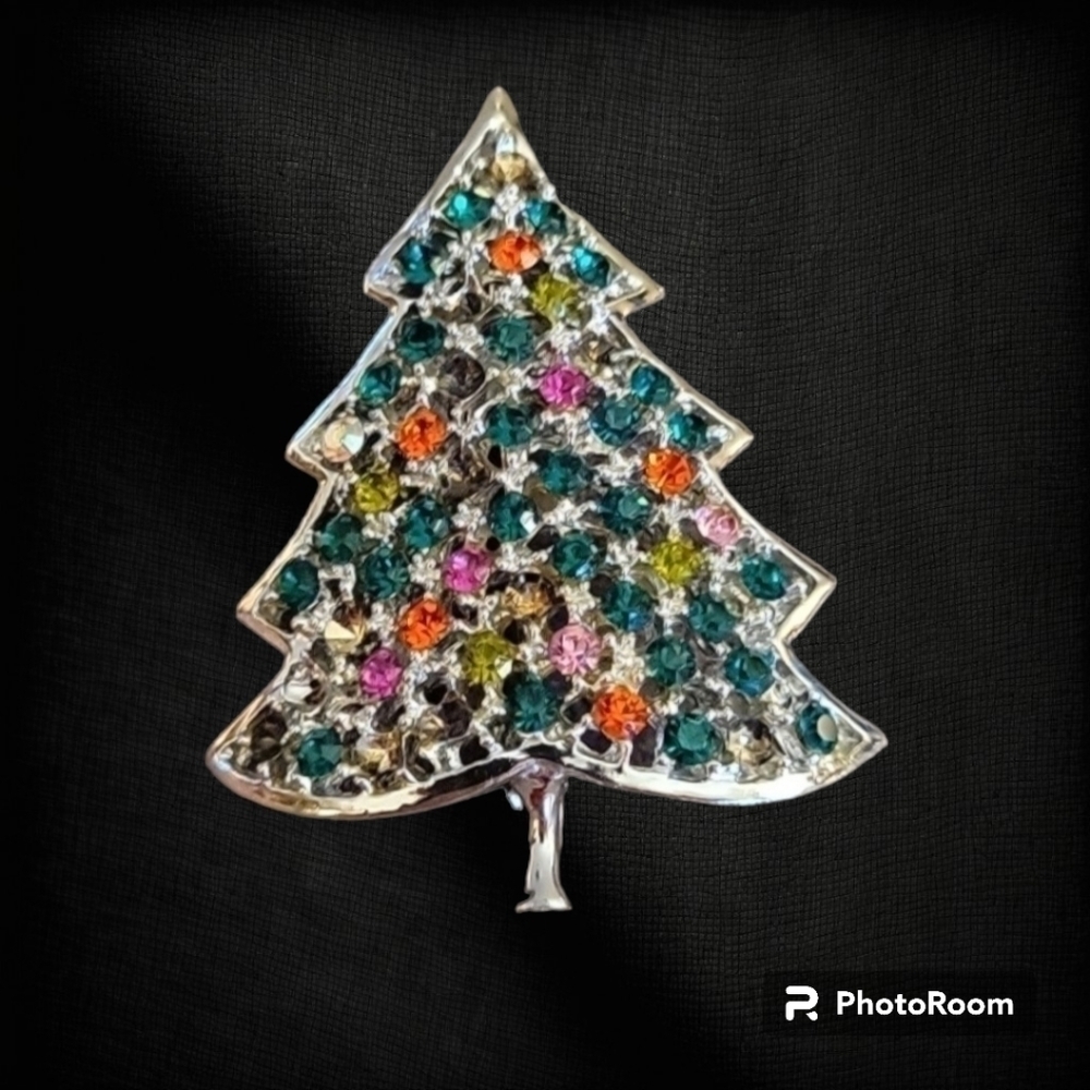 VTG KRAMER Sparkly Christmas Tree Crystal Rhinestone Brooch
